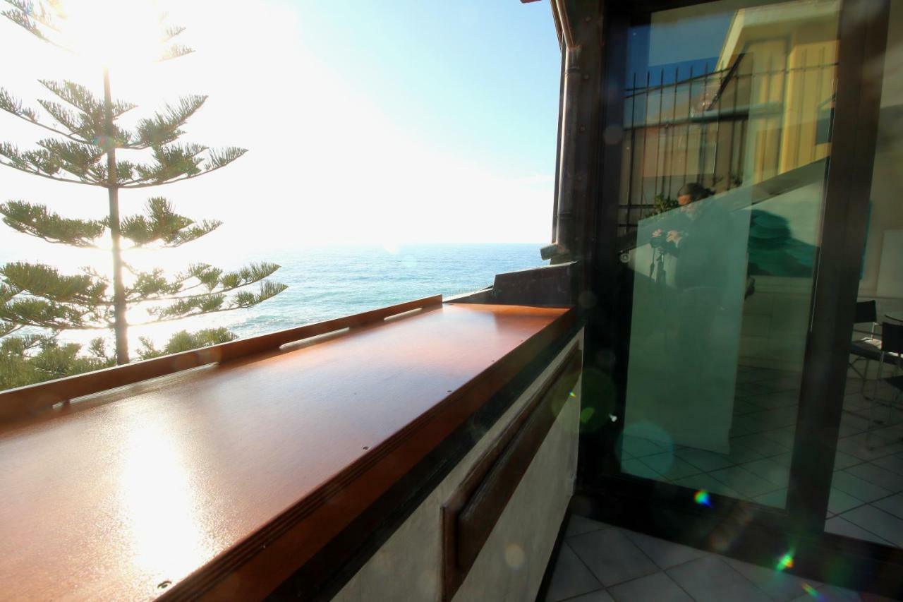 Mansarda Luminosa In Centro Sul Mare - Attic By Sea Lägenhet Sanremo Exteriör bild